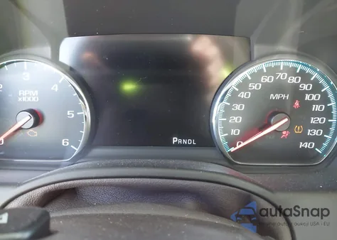 2018 Chevrolet Tahoe Premier z USA, uszkodzony, nr VIN 1GNSKCKJ0JR277276